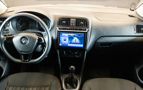 Volkswagen Polo VI (EU Market), 2016 год, 750 000 рублей, 5 фотография