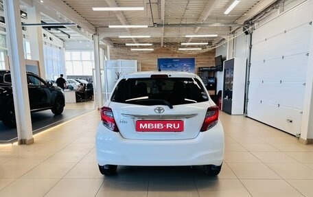 Toyota Vitz, 2015 год, 929 000 рублей, 5 фотография