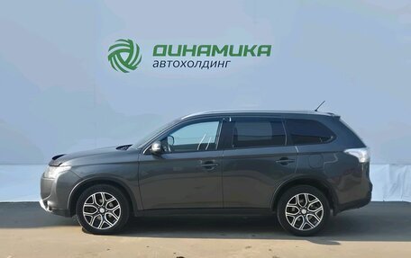 Mitsubishi Outlander III рестайлинг 3, 2014 год, 1 340 000 рублей, 8 фотография