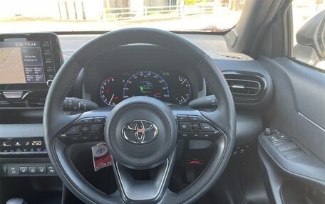 Toyota Yaris Cross, 2023 год, 1 564 000 рублей, 14 фотография