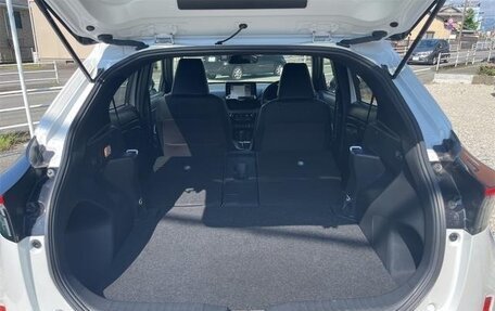 Toyota Yaris Cross, 2023 год, 1 564 000 рублей, 35 фотография
