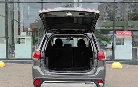 Mitsubishi Outlander III рестайлинг 3, 2019 год, 2 080 000 рублей, 12 фотография