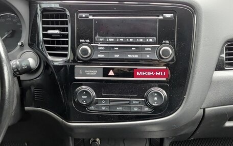 Mitsubishi Outlander III рестайлинг 3, 2019 год, 2 080 000 рублей, 18 фотография