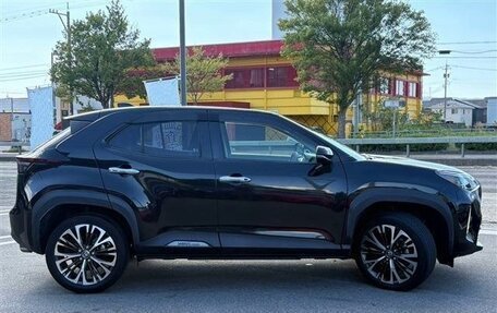 Toyota Yaris Cross, 2023 год, 1 544 000 рублей, 3 фотография