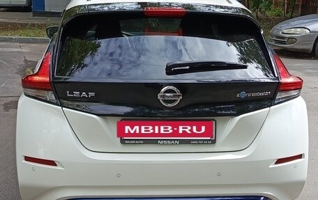 Nissan Leaf II, 2019 год, 2 200 000 рублей, 4 фотография