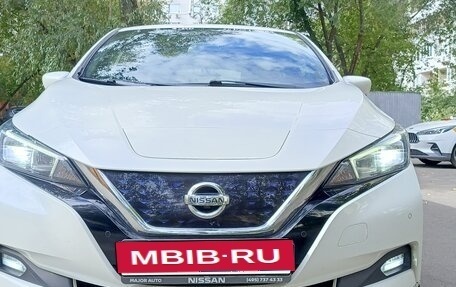 Nissan Leaf II, 2019 год, 2 200 000 рублей, 2 фотография