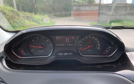 Peugeot 208 II, 2013 год, 650 000 рублей, 17 фотография