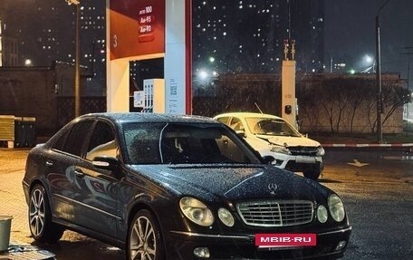 Mercedes-Benz E-Класс, 2003 год, 590 000 рублей, 21 фотография