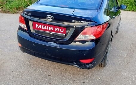 Hyundai Solaris II рестайлинг, 2011 год, 550 000 рублей, 3 фотография