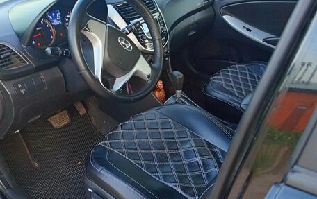 Hyundai Solaris II рестайлинг, 2011 год, 550 000 рублей, 5 фотография