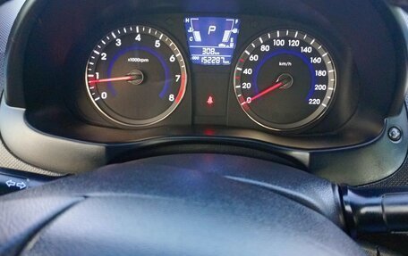 Hyundai Solaris II рестайлинг, 2011 год, 550 000 рублей, 6 фотография