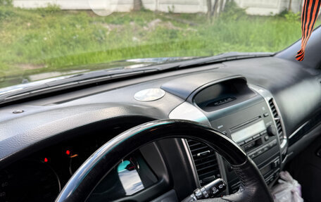 Toyota Land Cruiser Prado 120 рестайлинг, 2008 год, 2 300 000 рублей, 26 фотография