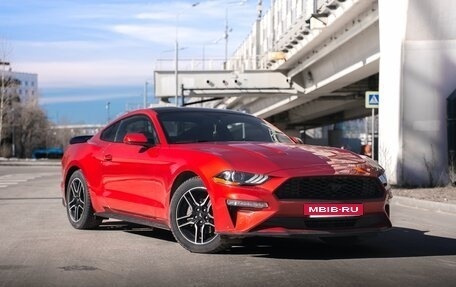 Ford Mustang VI рестайлинг, 2020 год, 3 350 000 рублей, 2 фотография