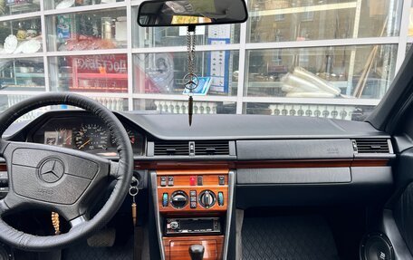 Mercedes-Benz E-Класс, 1995 год, 875 000 рублей, 11 фотография