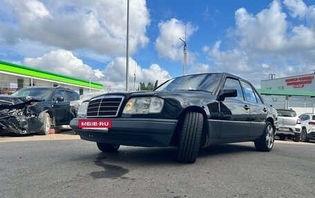 Mercedes-Benz E-Класс, 1995 год, 875 000 рублей, 2 фотография