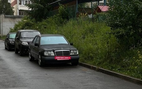 Mercedes-Benz E-Класс, 1995 год, 875 000 рублей, 4 фотография