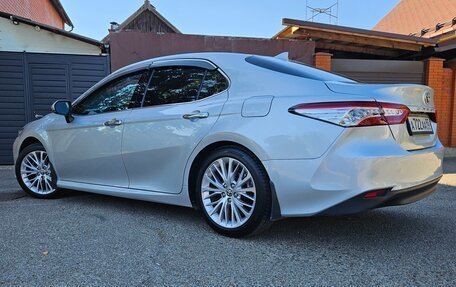 Toyota Camry, 2021 год, 2 580 000 рублей, 4 фотография