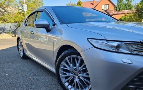 Toyota Camry, 2021 год, 2 580 000 рублей, 2 фотография