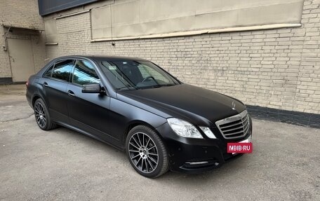 Mercedes-Benz E-Класс, 2011 год, 1 500 000 рублей, 2 фотография