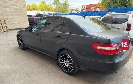 Mercedes-Benz E-Класс, 2011 год, 1 500 000 рублей, 8 фотография