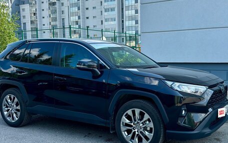 Toyota RAV4, 2025 год, 3 700 000 рублей, 12 фотография