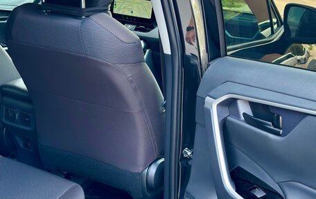 Toyota RAV4, 2025 год, 3 700 000 рублей, 31 фотография
