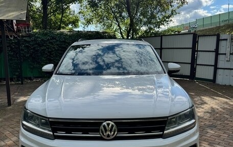 Volkswagen Tiguan II, 2019 год, 2 050 000 рублей, 1 фотография