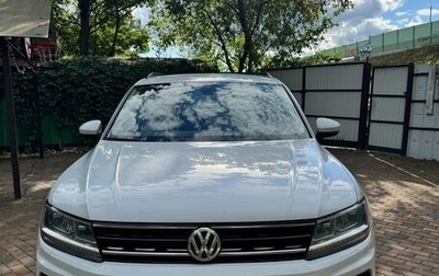 Volkswagen Tiguan II, 2019 год, 2 050 000 рублей, 1 фотография