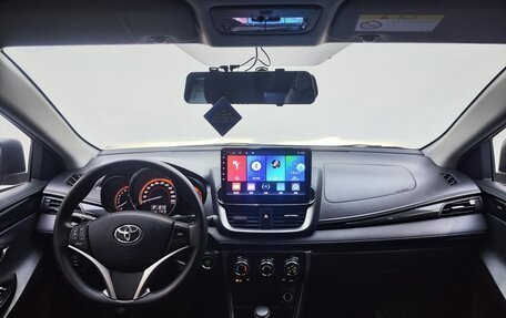 Toyota Yaris XP150 рестайлинг, 2022 год, 970 000 рублей, 9 фотография