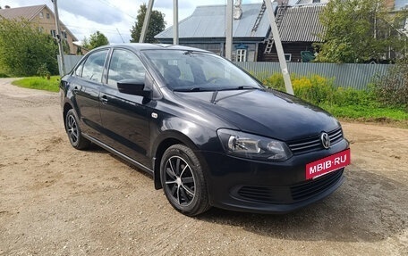 Volkswagen Polo VI (EU Market), 2011 год, 650 000 рублей, 2 фотография