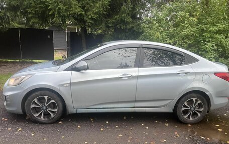 Hyundai Solaris II рестайлинг, 2011 год, 500 000 рублей, 3 фотография