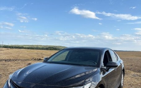 Toyota Camry, 2020 год, 2 370 000 рублей, 2 фотография