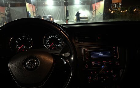Volkswagen Jetta VI, 2015 год, 1 000 000 рублей, 5 фотография