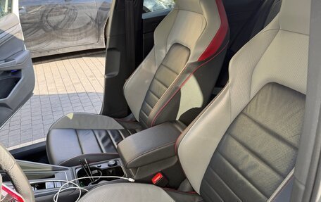 Volkswagen Golf GTI, 2021 год, 3 650 000 рублей, 27 фотография
