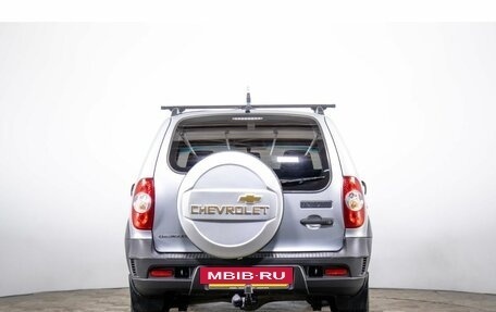 Chevrolet Niva I рестайлинг, 2015 год, 749 000 рублей, 5 фотография