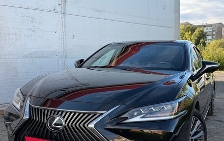 Lexus ES VII, 2019 год, 3 850 000 рублей, 3 фотография