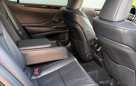 Lexus ES VII, 2019 год, 3 850 000 рублей, 12 фотография