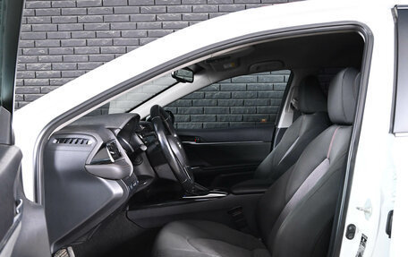 Toyota Camry, 2018 год, 2 720 000 рублей, 9 фотография