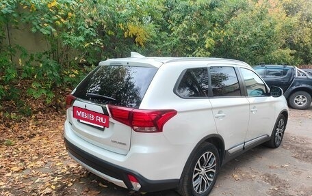 Mitsubishi Outlander III рестайлинг 3, 2018 год, 2 350 000 рублей, 5 фотография