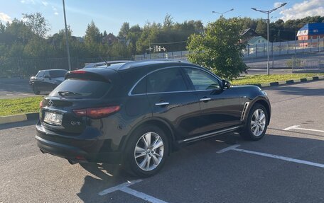 Infiniti QX70, 2017 год, 2 800 000 рублей, 5 фотография