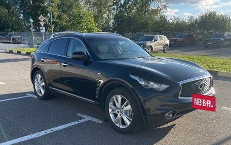 Infiniti QX70, 2017 год, 2 800 000 рублей, 7 фотография