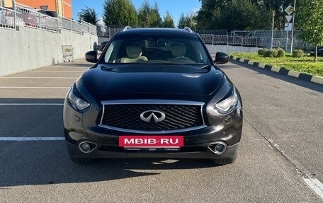 Infiniti QX70, 2017 год, 2 800 000 рублей, 8 фотография