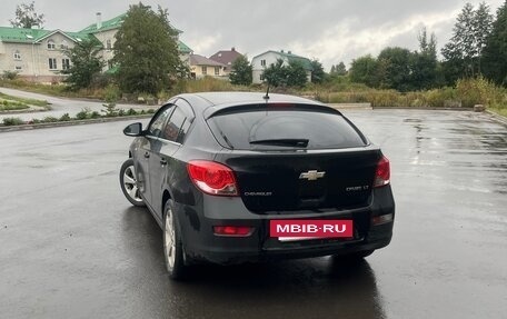 Chevrolet Cruze II, 2012 год, 700 000 рублей, 3 фотография