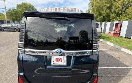 Toyota Voxy III, 2020 год, 2 710 000 рублей, 8 фотография