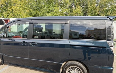 Toyota Voxy III, 2020 год, 2 710 000 рублей, 9 фотография