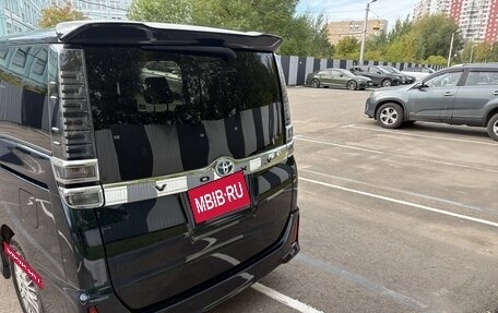 Toyota Voxy III, 2020 год, 2 710 000 рублей, 14 фотография