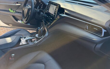 Toyota Camry, 2021 год, 3 200 000 рублей, 5 фотография