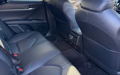 Toyota Camry, 2021 год, 3 200 000 рублей, 6 фотография
