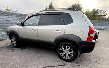 Hyundai Tucson III, 2008 год, 670 000 рублей, 1 фотография