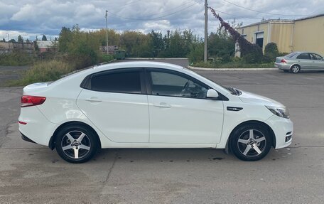 KIA Rio III рестайлинг, 2015 год, 1 000 000 рублей, 3 фотография